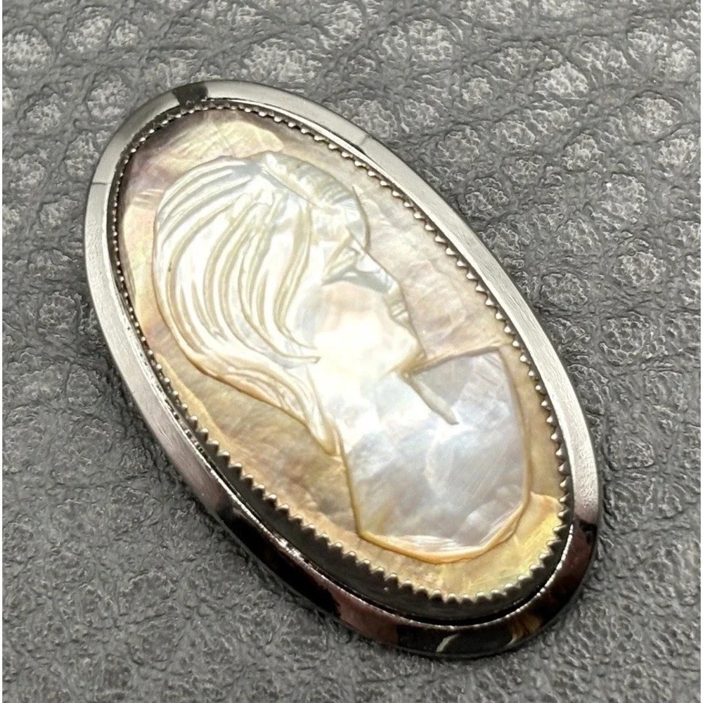 Vintage 12K White Gold Filled Mother of Pearl Abalone Lady Cameo Brooch Pin
